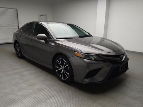 Used 2019 Toyota Camry SE image 13