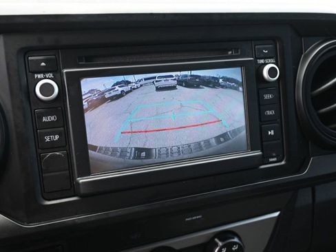 Used 2019 Toyota Tacoma SR w/ SR Convenience Package image 12