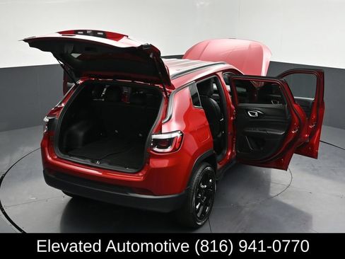 Used 2025 Jeep Compass Latitude w/ Altitude Special Edition AWD/4WD image 34