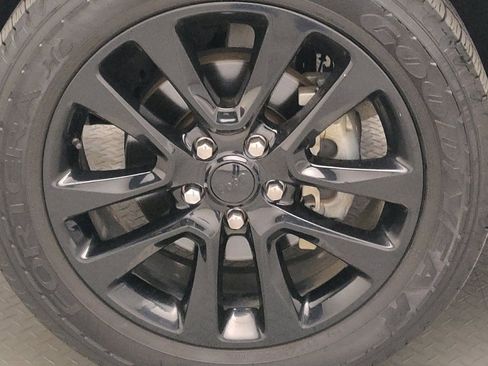 Used 2018 Jeep Grand Cherokee Altitude image 31