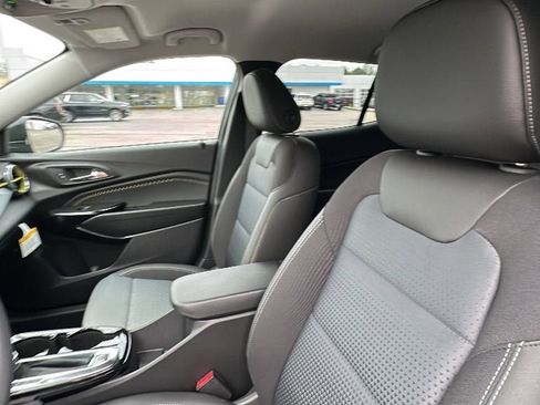 New 2026 Chevrolet Trax LT image 12