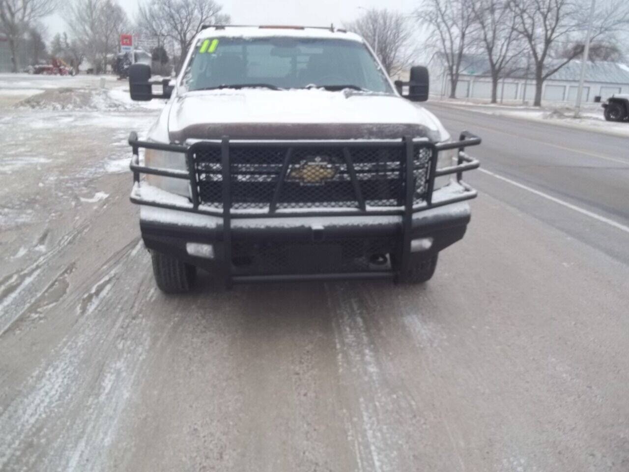 Used 2011 Chevrolet Silverado 3500 LTZ w/ LTZ Plus Package AWD/4WD image 3