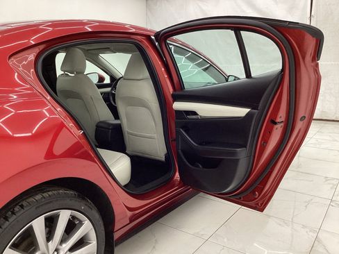 Used 2019 MAZDA MAZDA3 AWD Sedan w/ Premium Package image 23