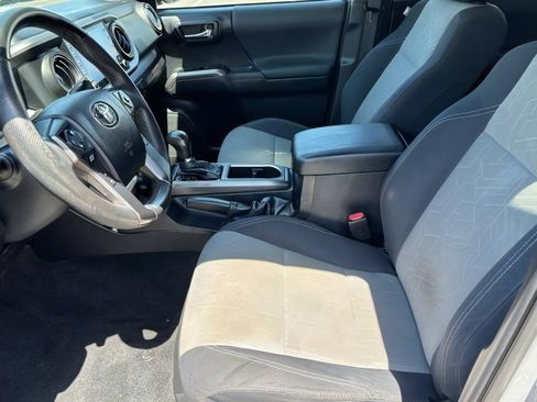 Used 2021 Toyota Tacoma TRD Off-Road w/ Technology Package AWD/4WD image 23