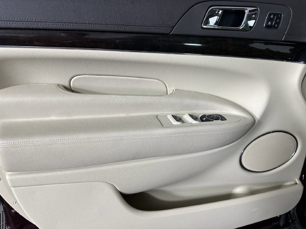 Used 2017 Lincoln MKT FWD image 25