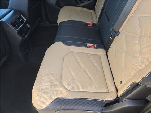 Used 2025 Volkswagen Atlas Cross Sport SE image 10