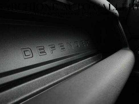 Used 2022 Land Rover Defender 90 X-Dynamic S image 27