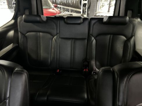 Used 2024 Jeep Wagoneer Series II image 27