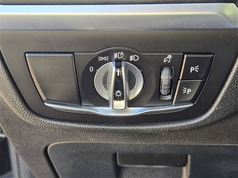 Used 2022 BMW X4 xDrive30i w/ M Sport Package image 25