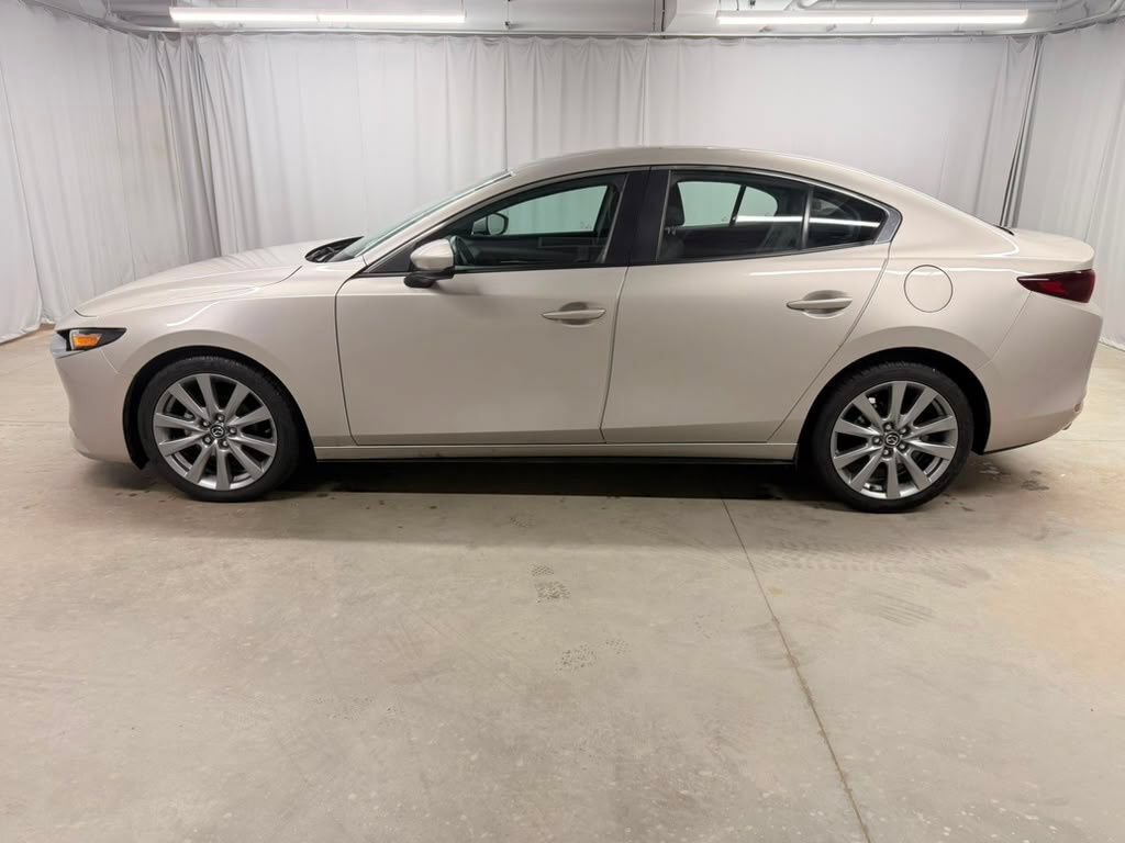 Used 2022 MAZDA MAZDA3 s FWD image 7