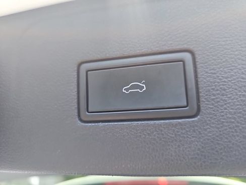 Used 2024 Volkswagen Atlas SE FWD image 15