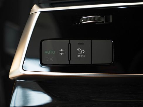 New 2025 Audi Q8 Premium Plus image 33