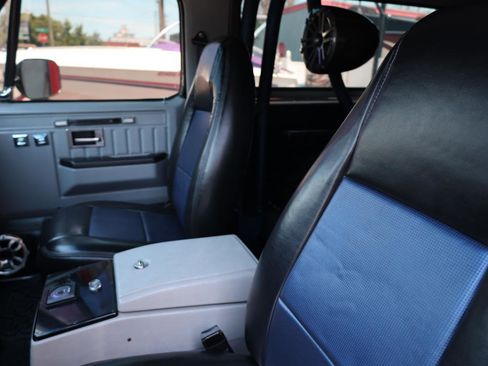 Used 1988 GMC Jimmy 4WD image 6