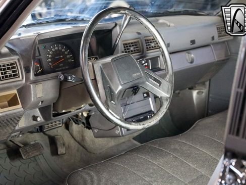 Used 1987 Toyota Pickup 2WD Regular Cab image 19