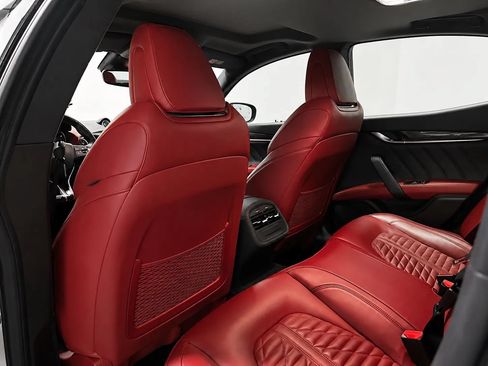 Used 2021 Maserati Ghibli Trofeo RWD image 14