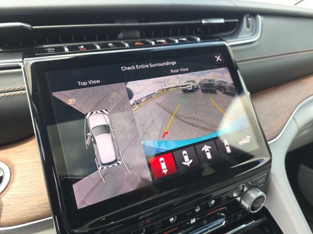 Used 2023 Jeep Grand Cherokee L Summit w/ Advanced Protech Group IV AWD/4WD image 30