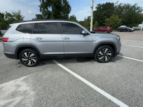 Used 2024 Volkswagen Atlas SE FWD image 9