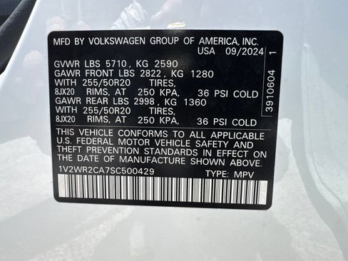 Used 2025 Volkswagen Atlas SE FWD image 14