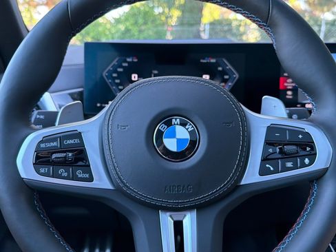 Used 2025 BMW X7 M60i AWD/4WD image 30