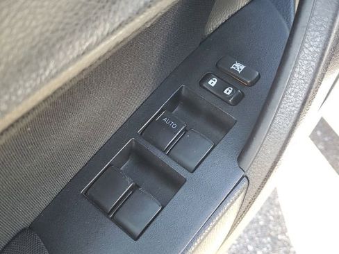 Used 2019 Toyota Corolla LE image 18