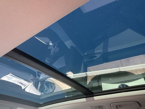 New 2025 Volkswagen Taos SE image 9