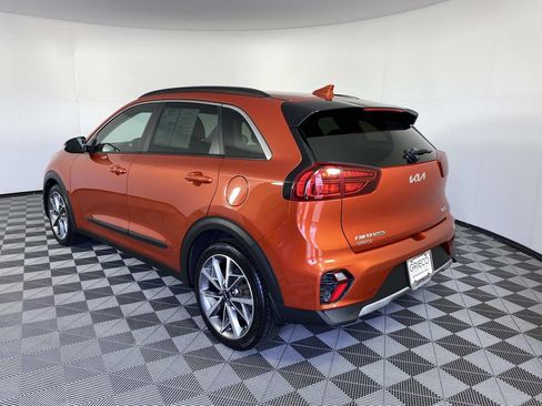 Used 2022 Kia Niro Touring Special Edition FWD image 6