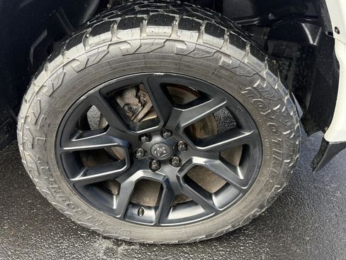 Used 2020 RAM 1500 Laramie w/ Night Edition image 28