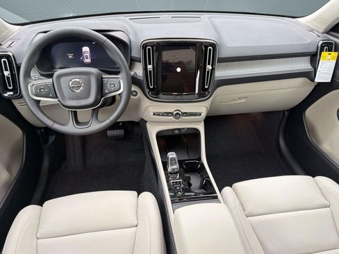 New 2026 Volvo XC40 B5 Plus w/ Protection Package Premier AWD/4WD image 16
