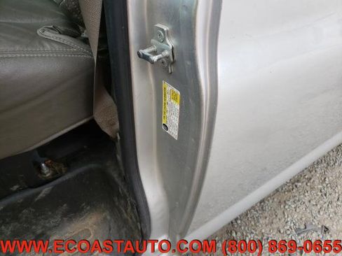 Used 2016 Chevrolet Express 2500 image 9