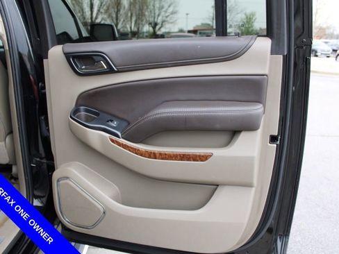 Used 2017 Chevrolet Suburban Premier image 25