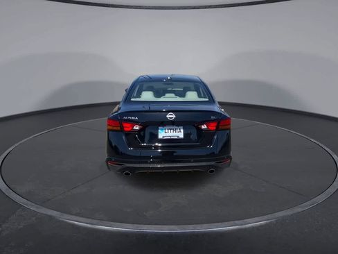 Used 2025 Nissan Altima 2.5 SL FWD image 7