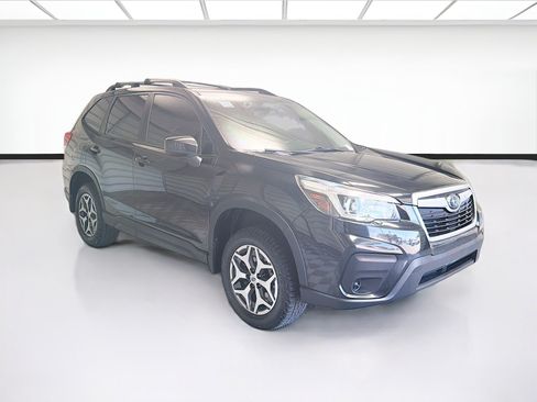 Used 2019 Subaru Forester Premium AWD/4WD image 3