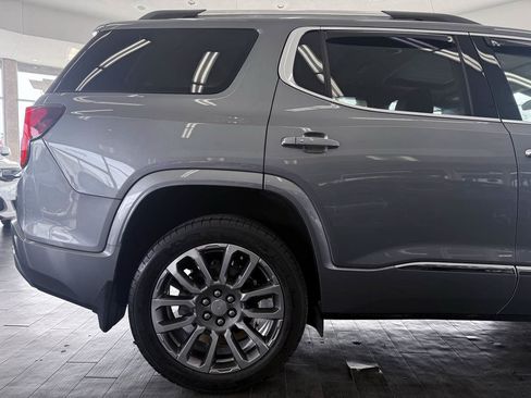 Used 2022 GMC Acadia Denali w/ Denali Ultimate Package FWD image 5
