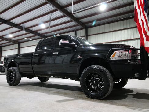 Used 2017 RAM 2500 Laramie w/ Convenience Group AWD/4WD image 16