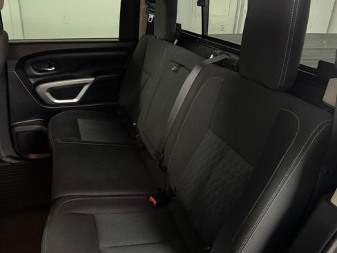 Used 2017 Nissan Titan SV image 41