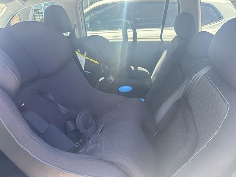 Used 2021 Volkswagen Tiguan S FWD image 5