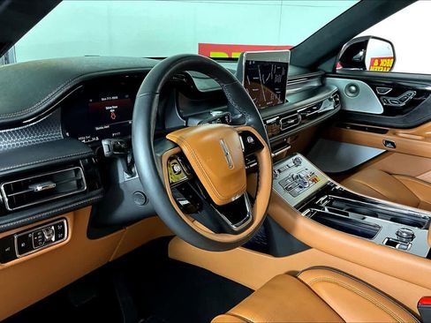 Used 2024 Lincoln Aviator Black Label w/ Jet Package image 15