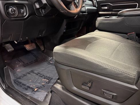 Used 2025 RAM 2500 Big Horn AWD/4WD image 11