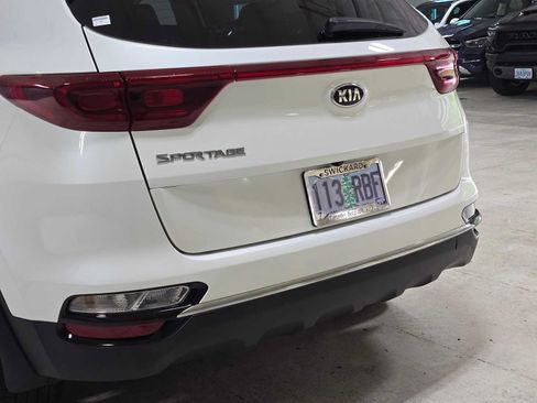 Used 2022 Kia Sportage LX AWD/4WD image 13