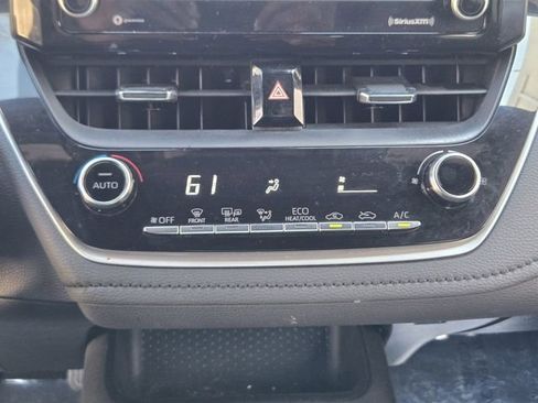 Used 2022 Toyota Corolla SE image 13