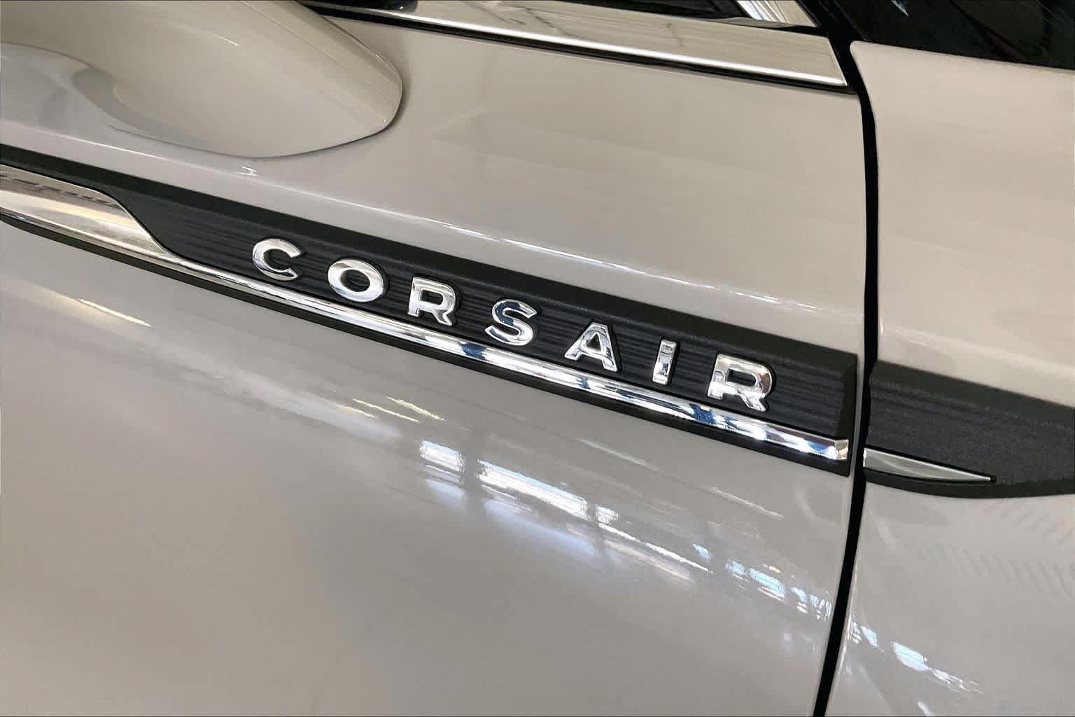 Used 2022 Lincoln Corsair FWD w/ Equipment Group 101A image 9