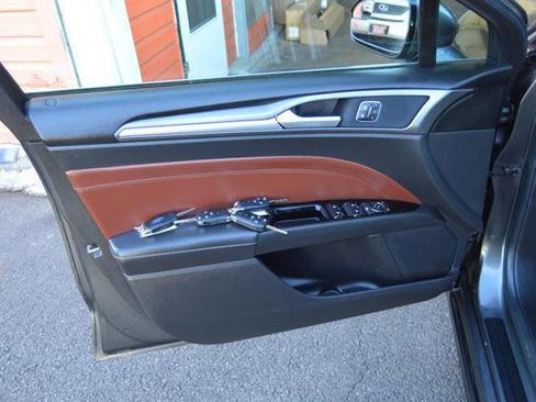 Used 2016 Ford Fusion SE w/ Equipment Group 202A image 29