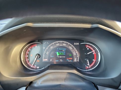 Used 2025 Toyota RAV4 XLE image 17