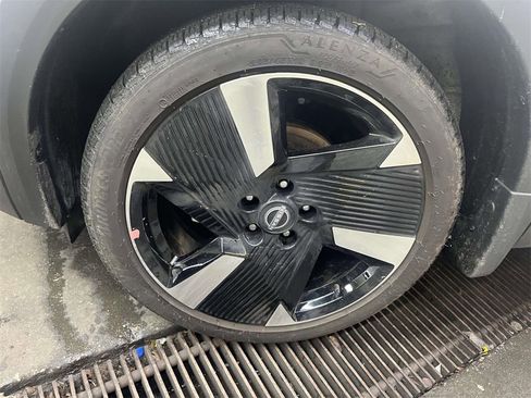 Certified 2025 Nissan Kicks SR w/ SR Premium Package image 10