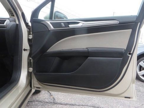 Used 2017 Ford Fusion S FWD image 21