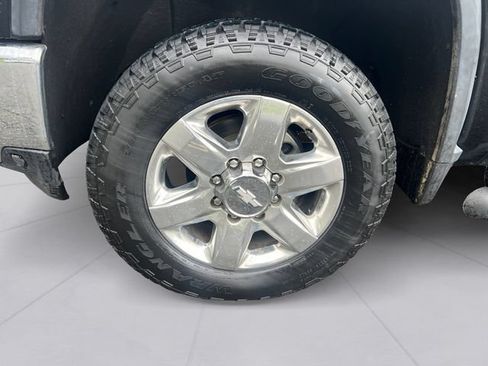 Used 2020 Chevrolet Silverado 2500 LTZ w/ LTZ Plus Package AWD/4WD image 9