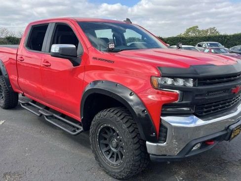 Used 2021 Chevrolet Silverado 1500 LT image 2