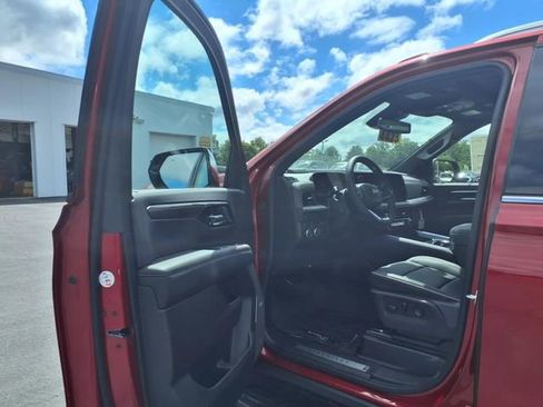 New 2025 Chevrolet Suburban Premier w/ Sun And Tow Package image 7