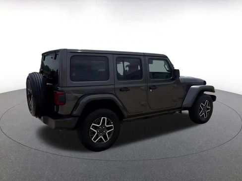 Used 2025 Jeep Wrangler Unlimited Sahara AWD/4WD image 12