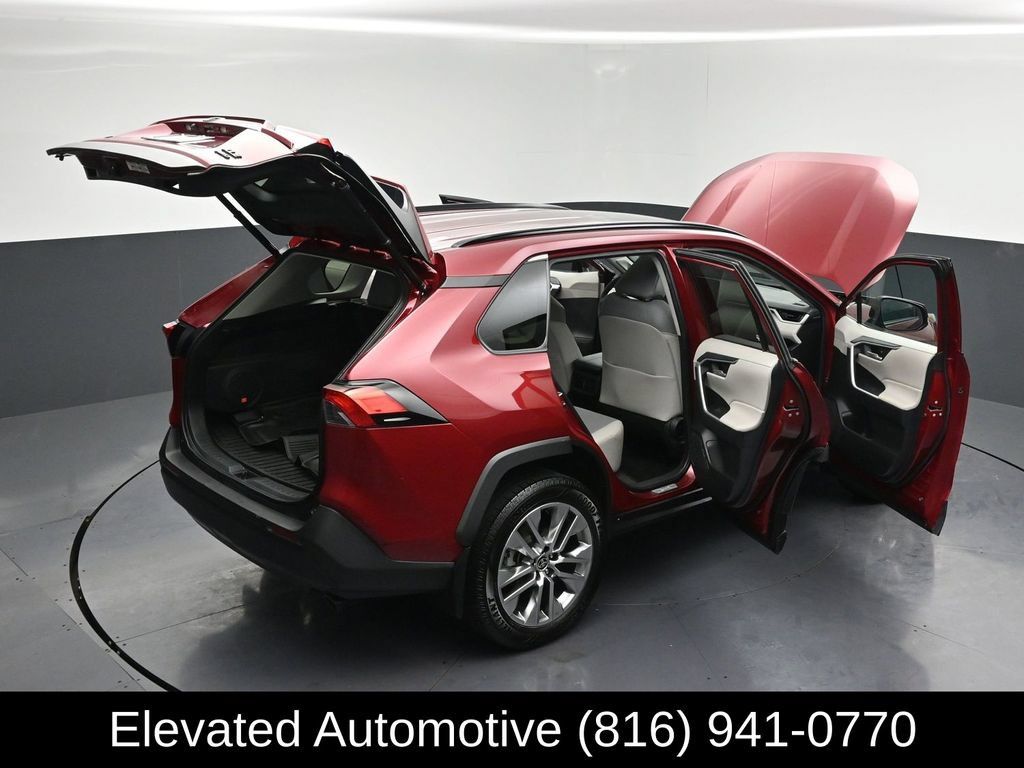Used 2023 Toyota RAV4 XLE Premium AWD/4WD image 34